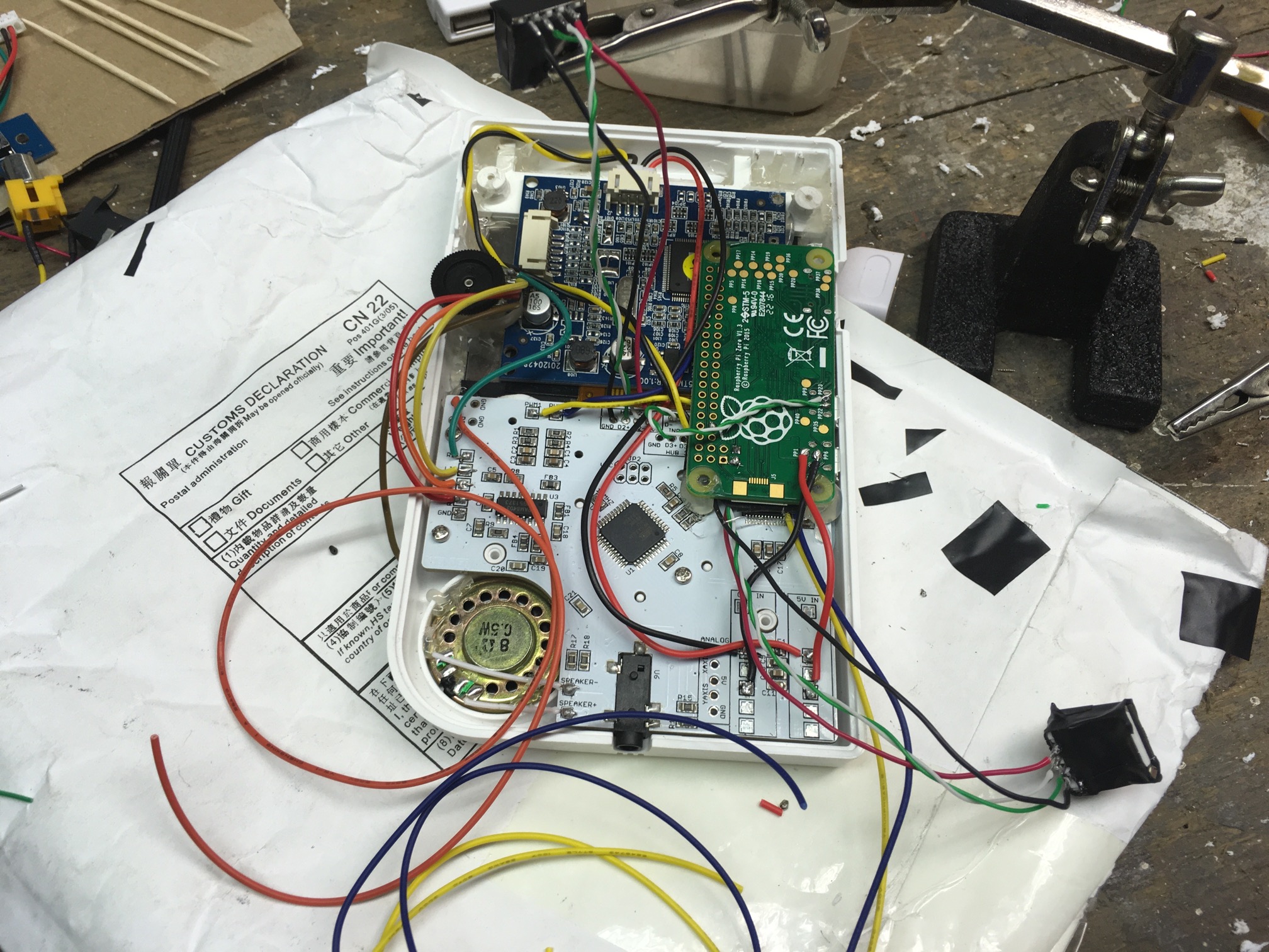 (Cation) Raspberry Pi Zero glued down – we have audio, USB input and USB ports soldered and are reaching the end at this point! The goal is just beyond the corner! Also, it’s around 3 AM in the morning at this point.