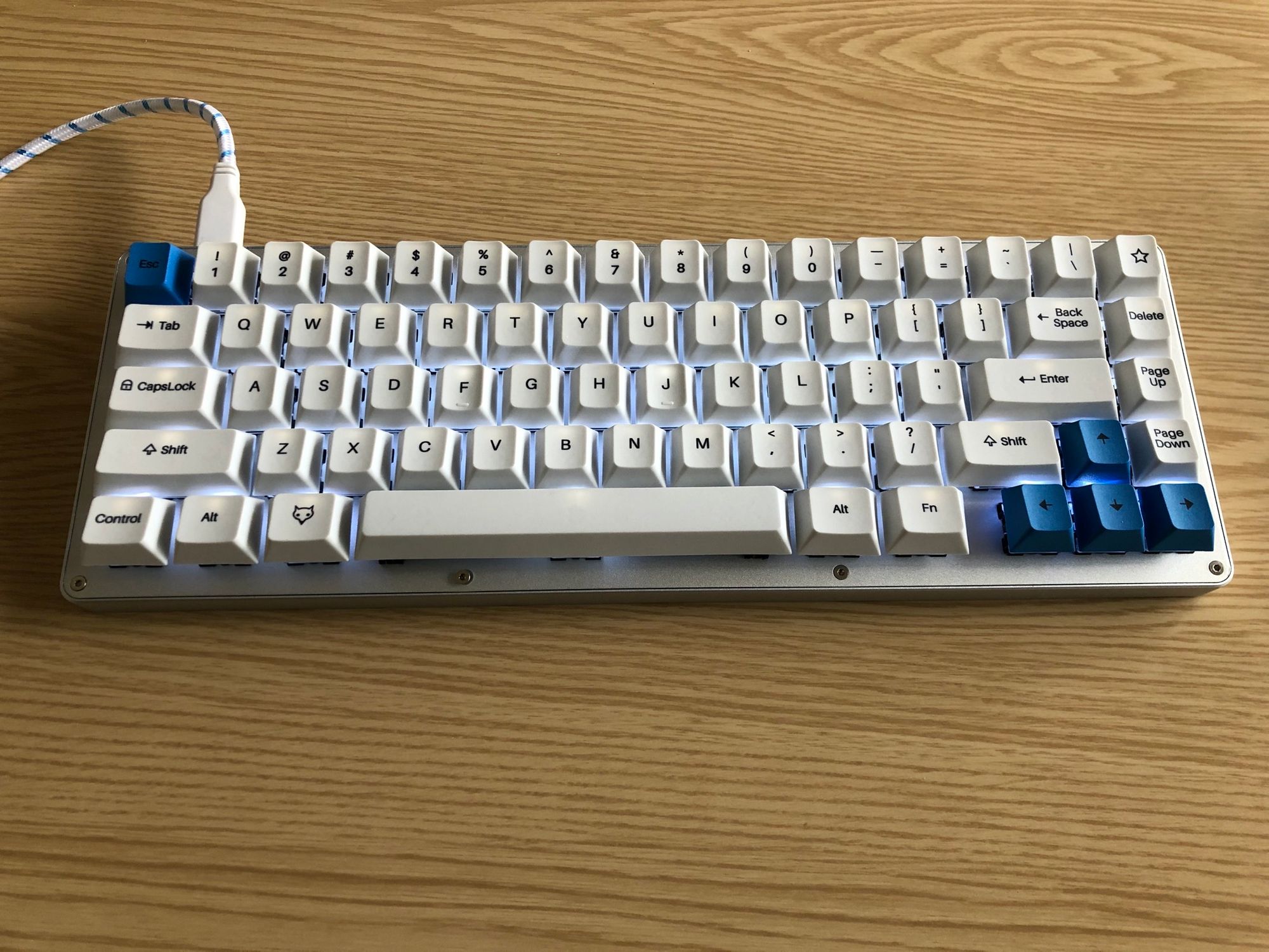 Gallery: building my own mechanical keyboard