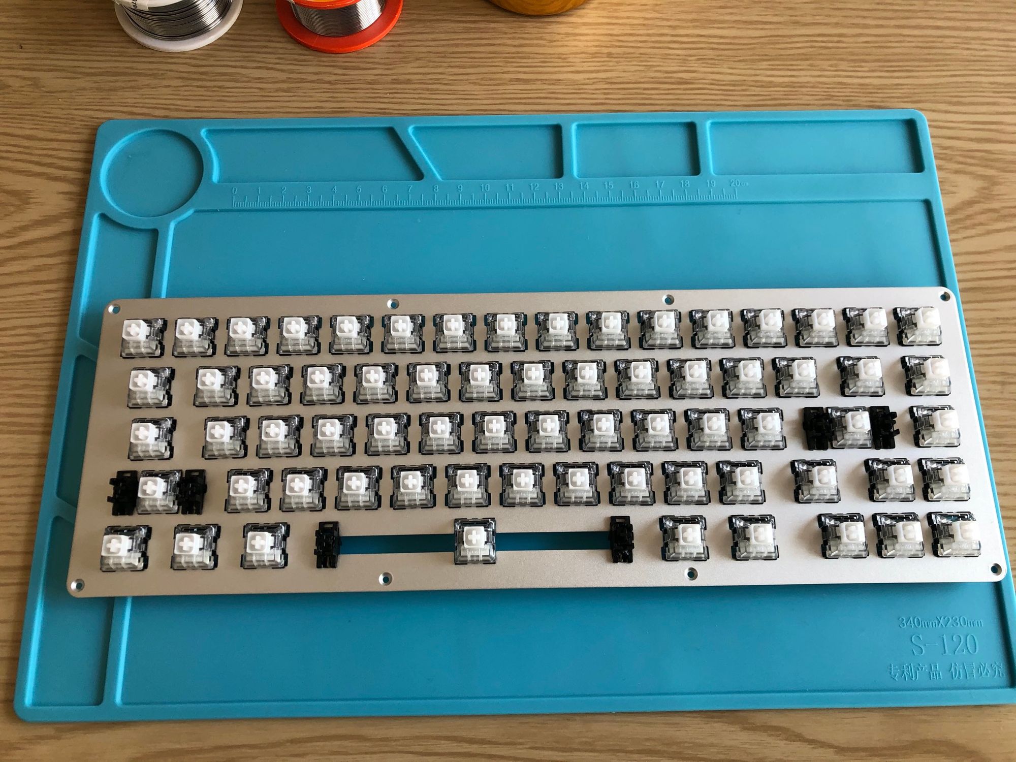 Gallery: building my own mechanical keyboard